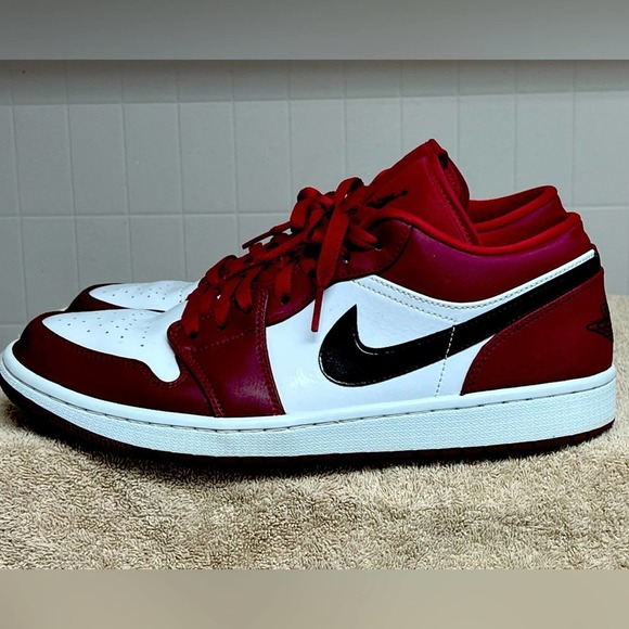 Jordan Other - Nike Men’s Air Jordan Retro 1 Low Noble Red White Black 553558-604 Size 11 VNDS